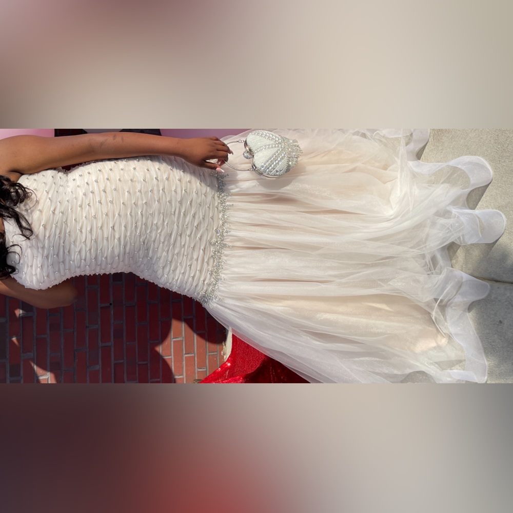 Prom dress! - Picture 2 of 3